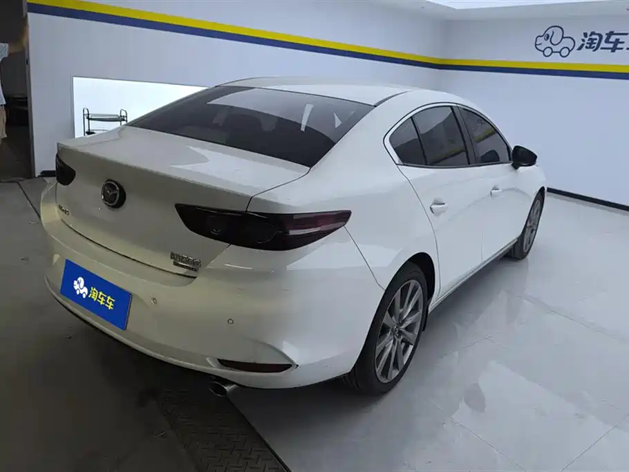 Mazda 3 Axela 2023
