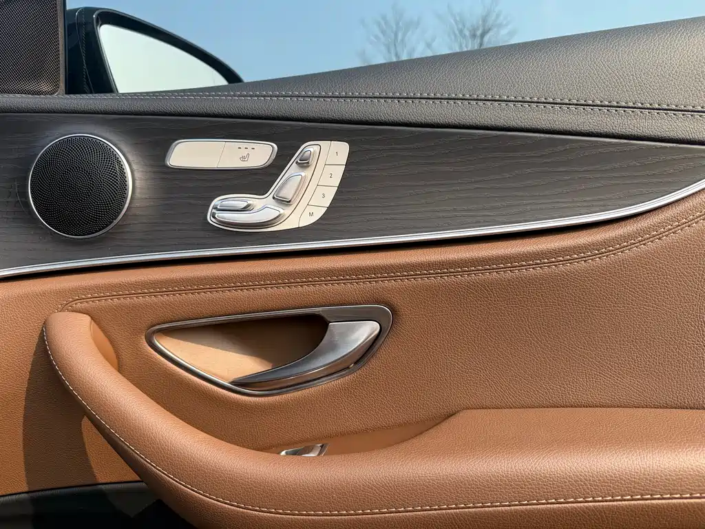 Mercedes-Benz E-Class 2019 — фото 11