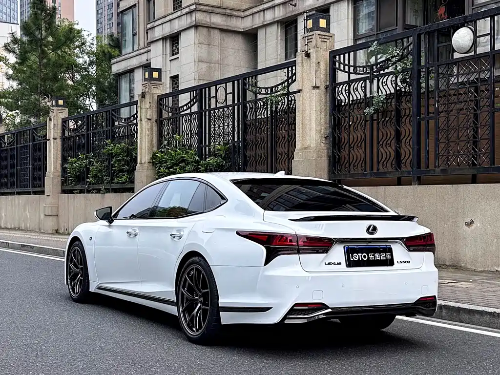 Lexus LS 2020 — фото 4
