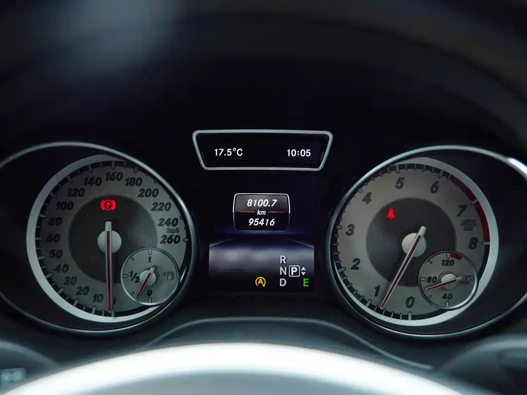 Mercedes-Benz GLA 2015 — фото 14