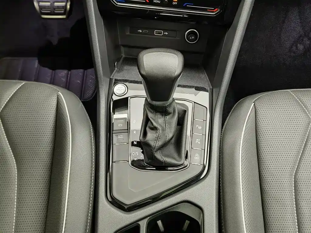 Volkswagen Tiguan L 2022 — фото 13
