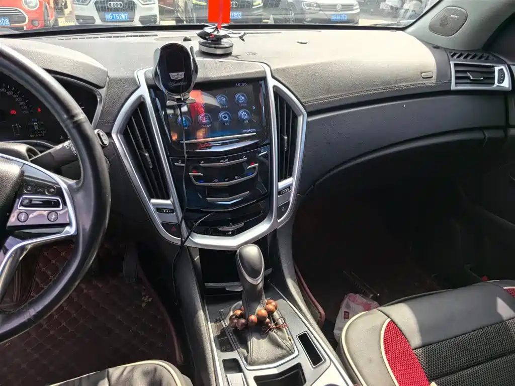 Cadillac SRX 2016 — фото 12