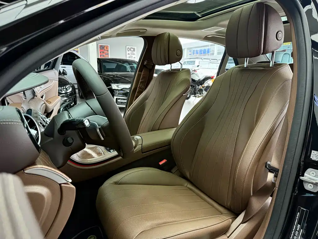 Mercedes-Benz E-Class 2023 — фото 16
