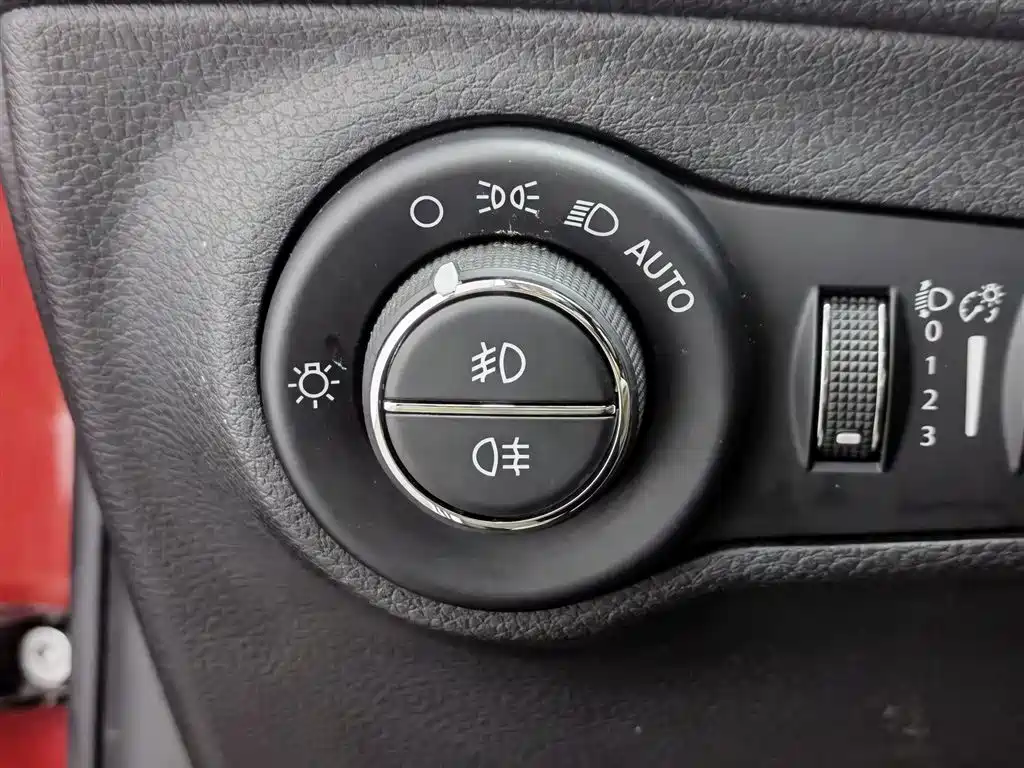 Jeep Compass 2018 — фото 21