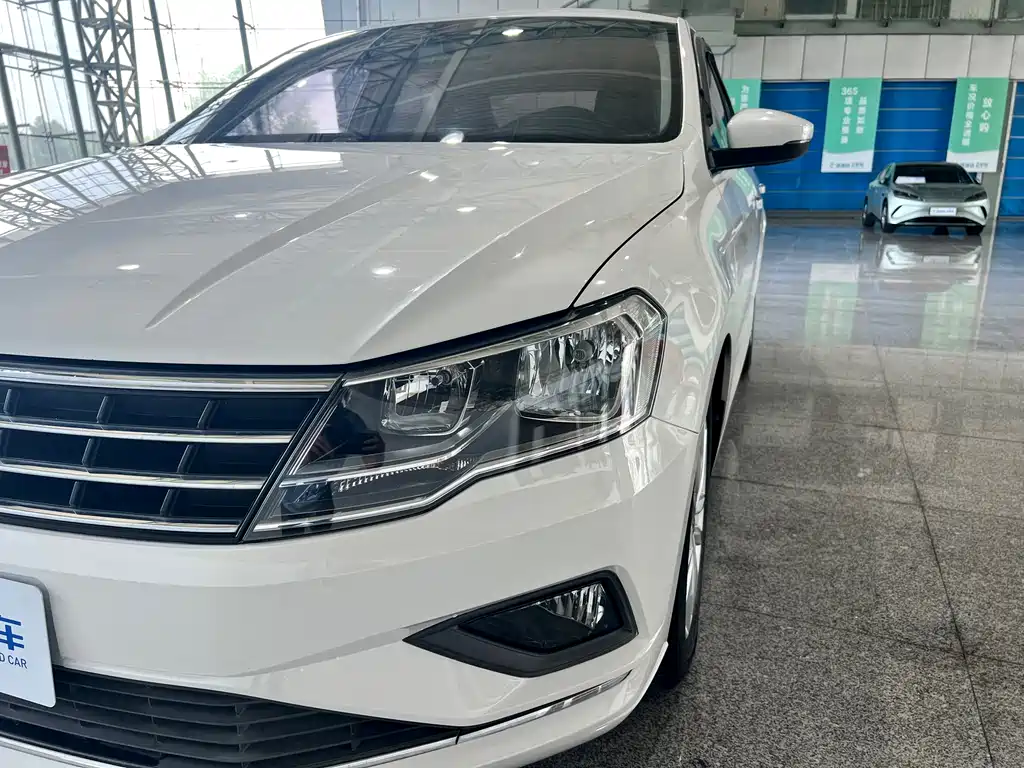 Volkswagen Jetta 2018 — фото 10