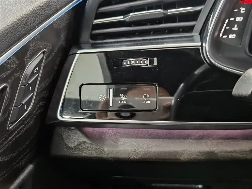 Audi Q7 2021 — фото 21