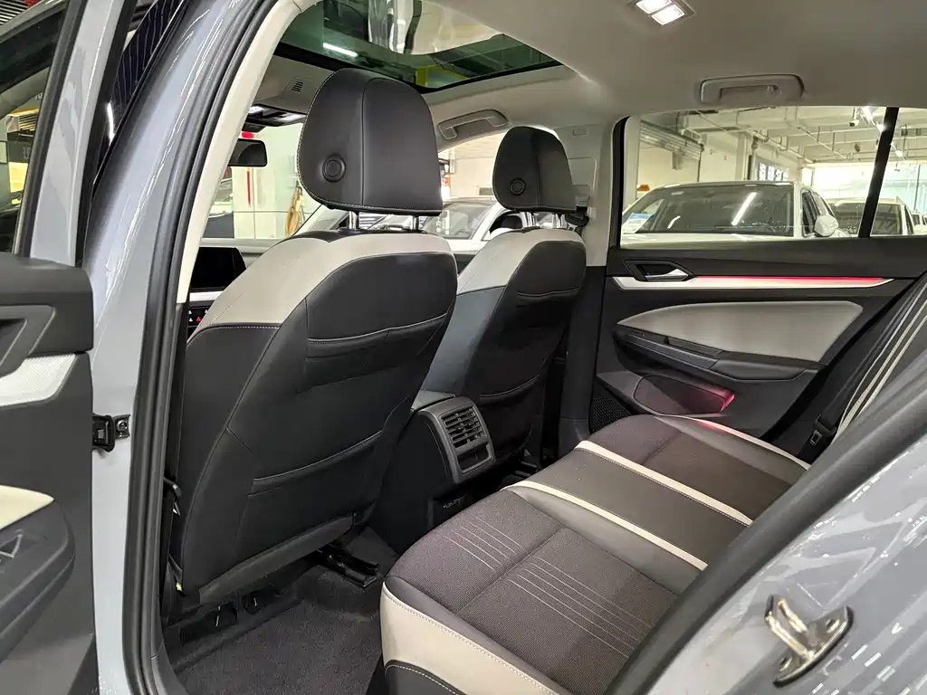 Volkswagen Golf 2023