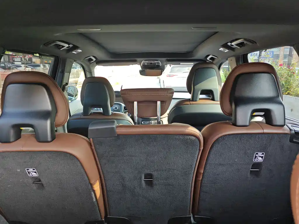 Volvo XC90 2022 — фото 27