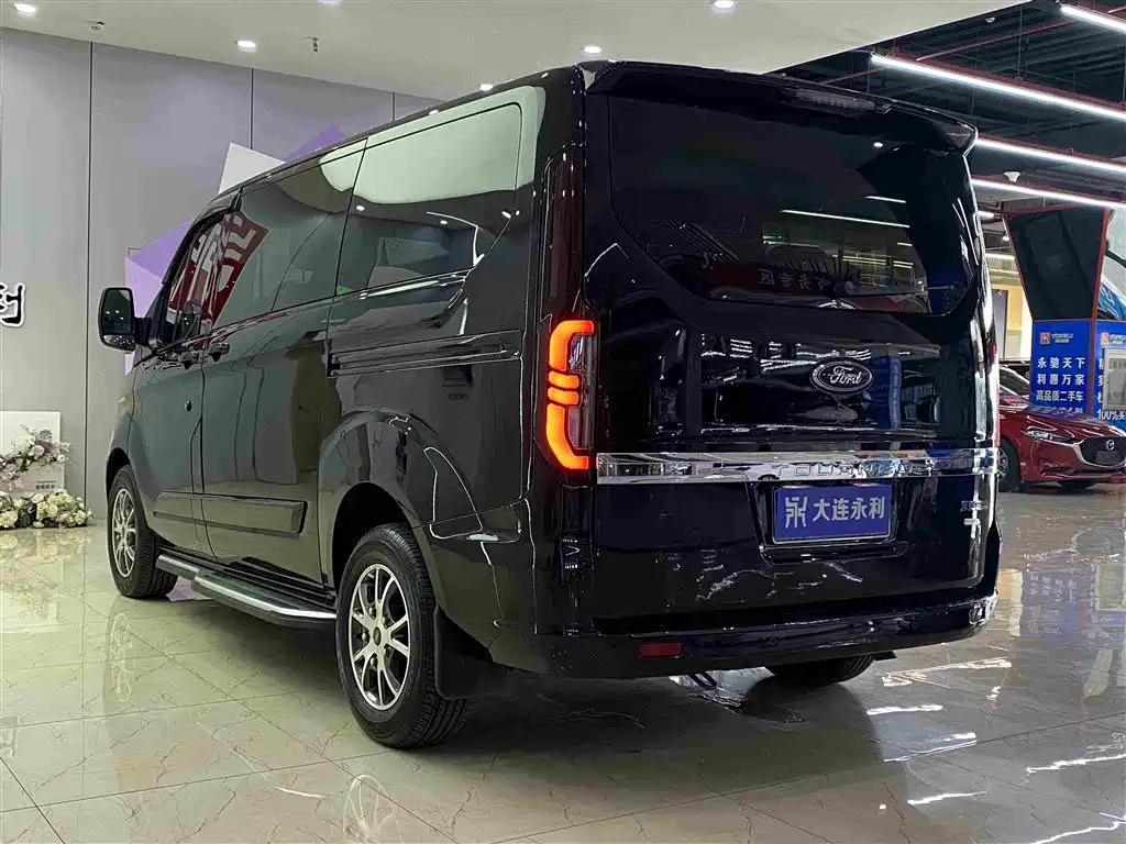 Ford Tourneo 2023 — фото 18
