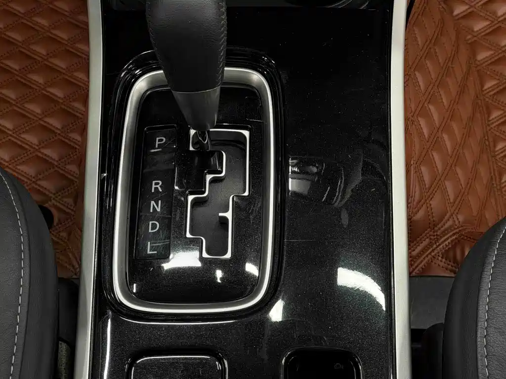 Mitsubishi Outlander 2019 — фото 9