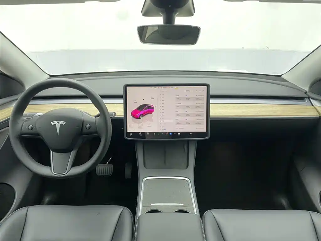 Tesla Model Y 2023 — фото 13