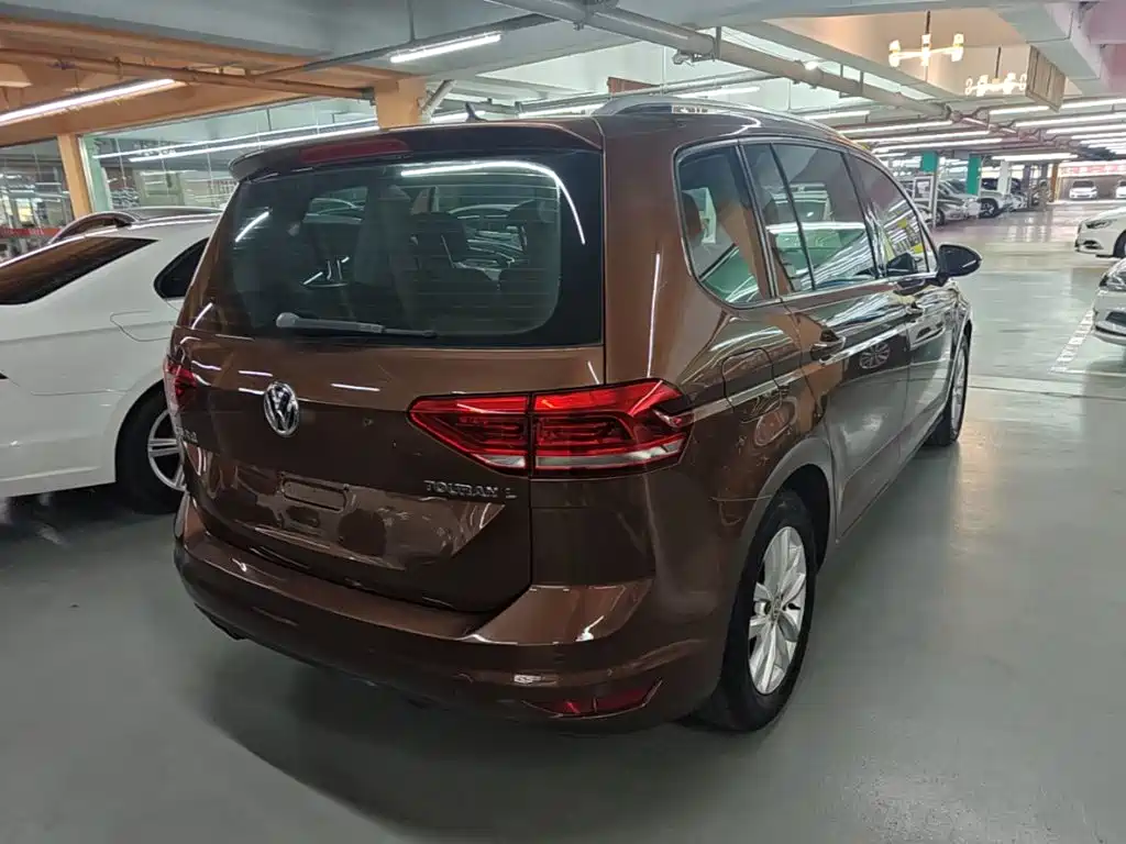 Volkswagen Touran 2016