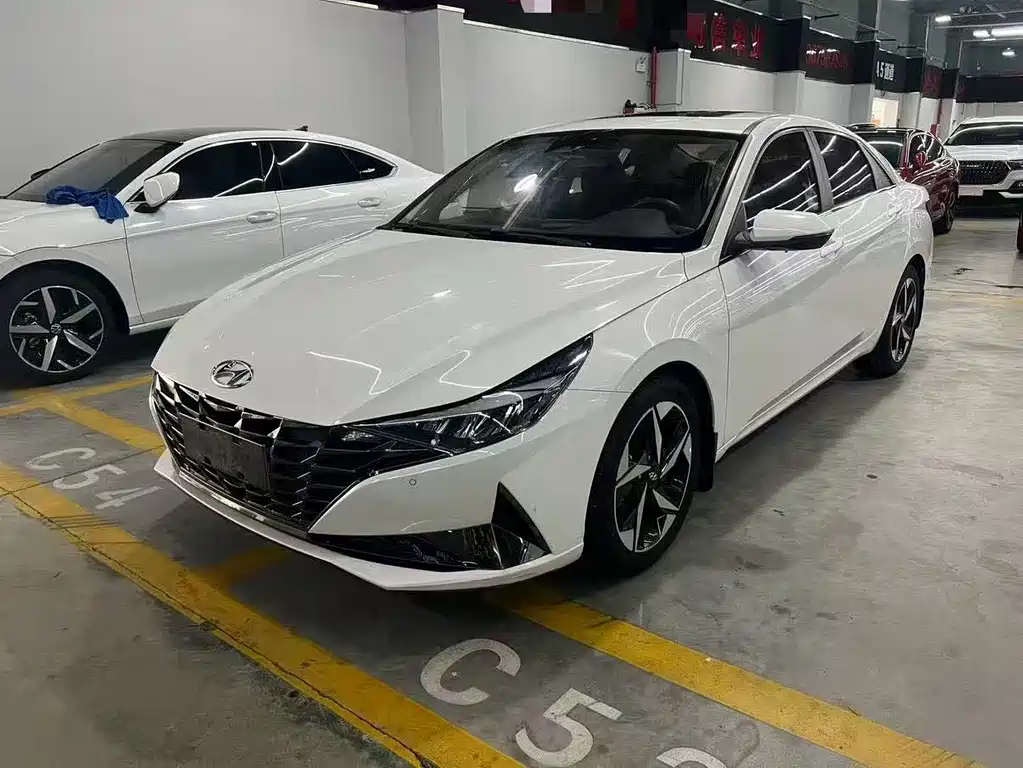 Hyundai Elantra 2022