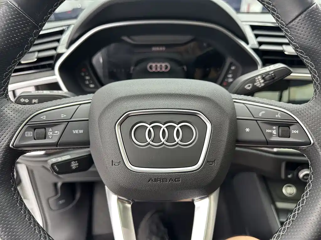 Audi Q3 Sportback 2023 — фото 14