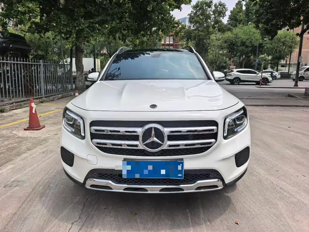 Mercedes-Benz GLB 2023