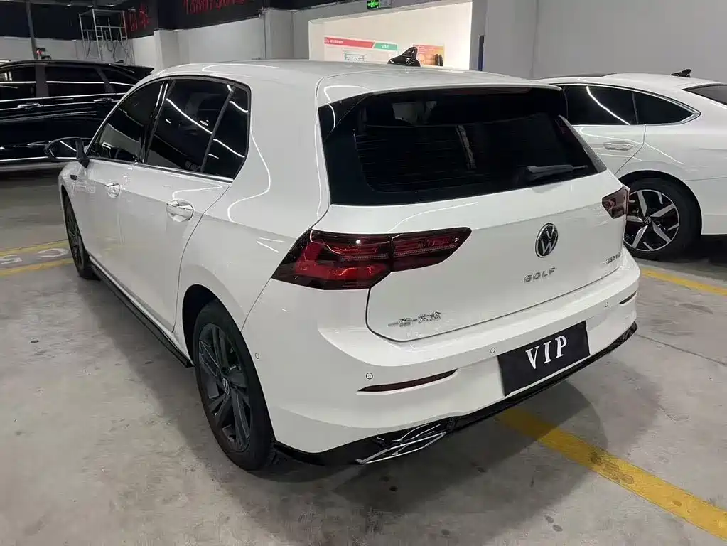 Volkswagen Golf 2024