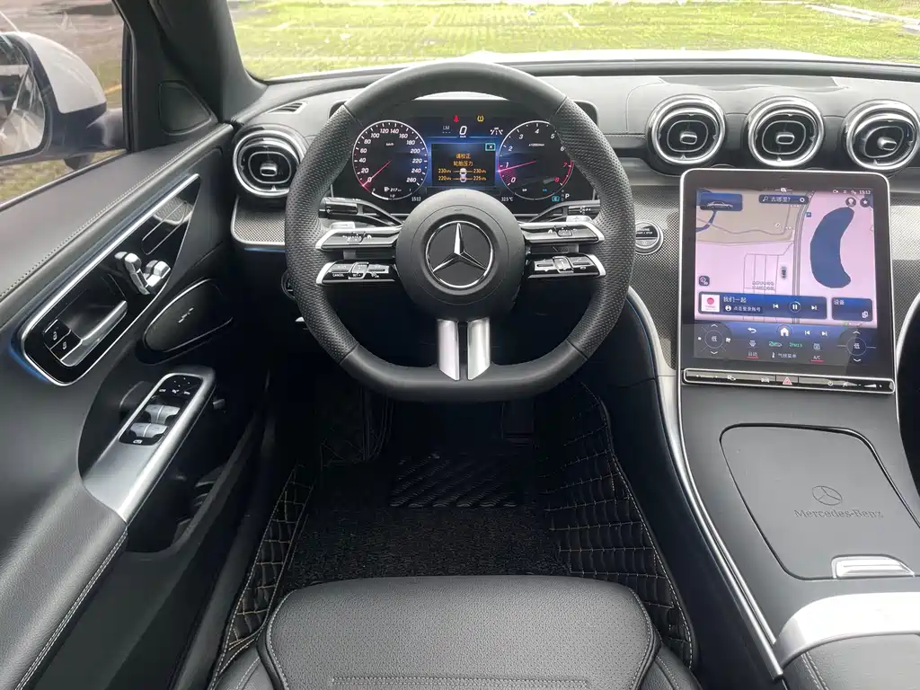 Mercedes-Benz C-Class 2024 — фото 16