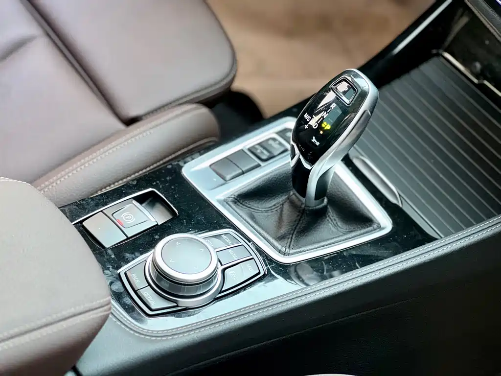 BMW 1 Series 2021 — фото 15
