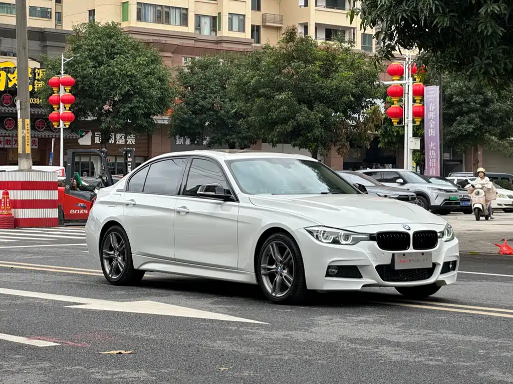 BMW 3 Series 2018 — фото 5
