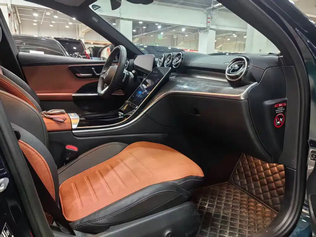 Mercedes-Benz C-Class 2023 — фото 10