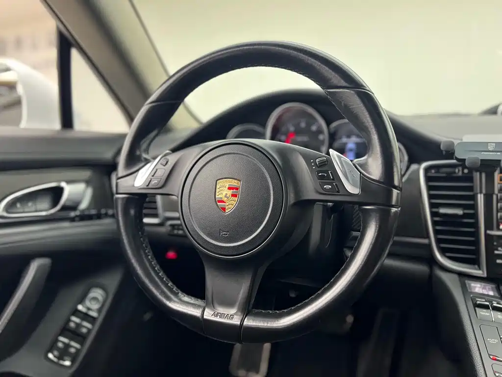 Porsche Panamera 2015 — фото 23