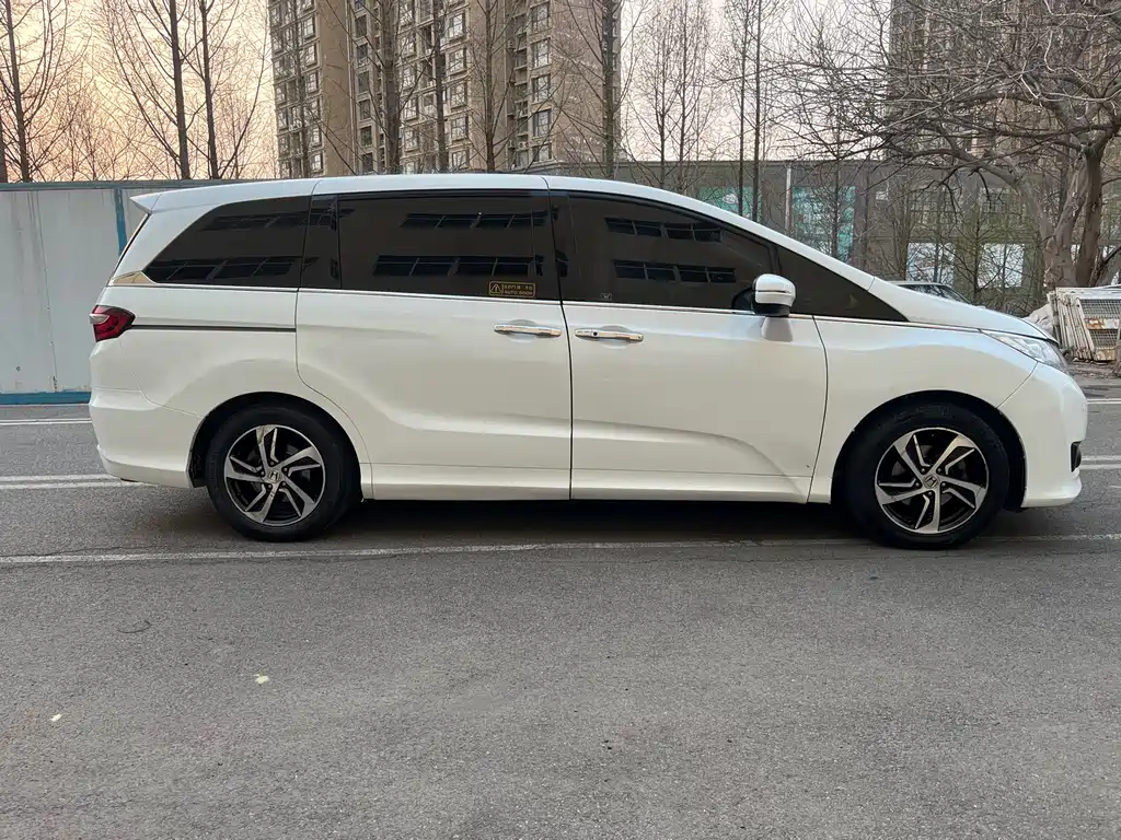 Honda Odyssey 2015 — фото 4