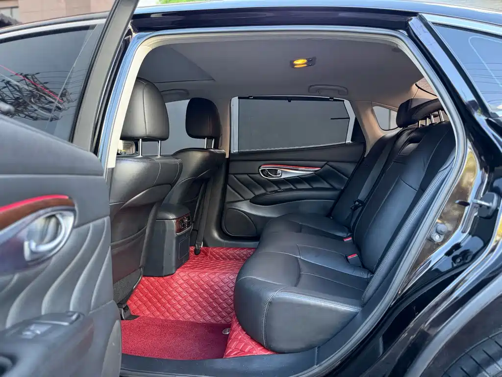 Infiniti Q70 2018