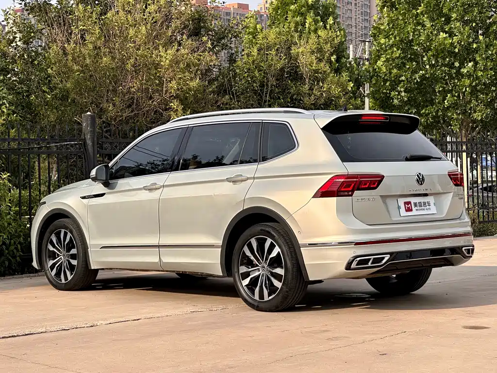 Volkswagen Tiguan L 2021 — фото 11