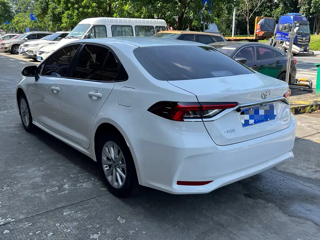 Toyota Corolla 2022 — фото 10