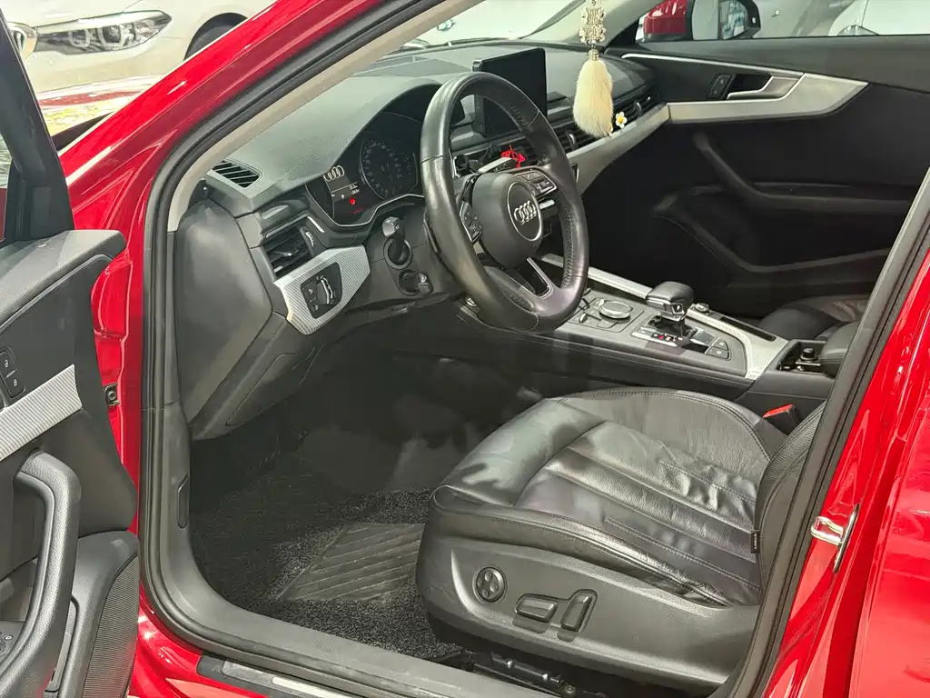 Audi A4L 2017