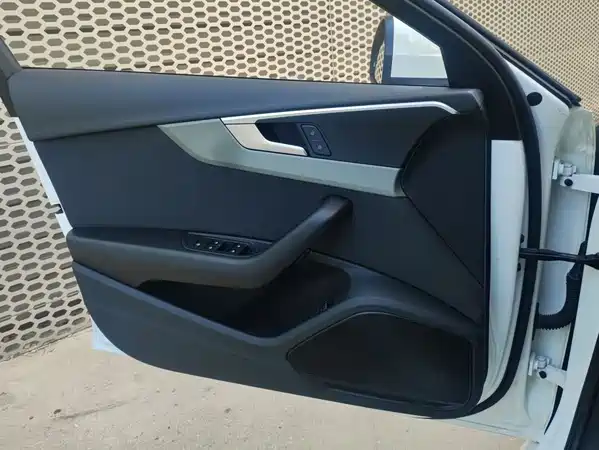 Audi A4L 2018