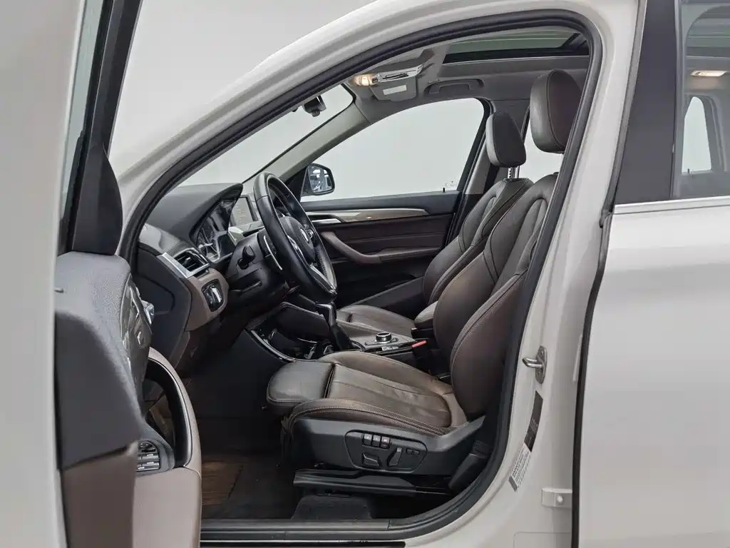 BMW X1 2016 — фото 10