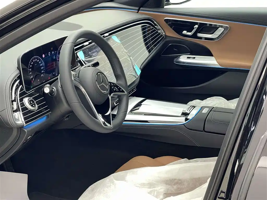 Mercedes-Benz E-Class 2025 — фото 13