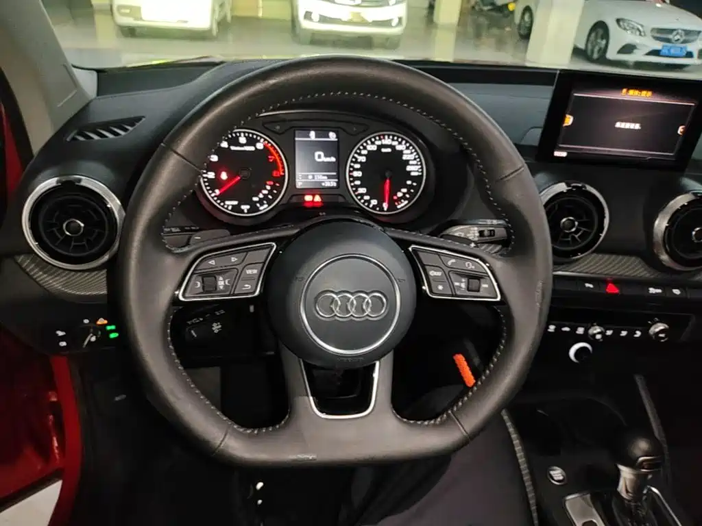 Audi Q2L 2021 — фото 11