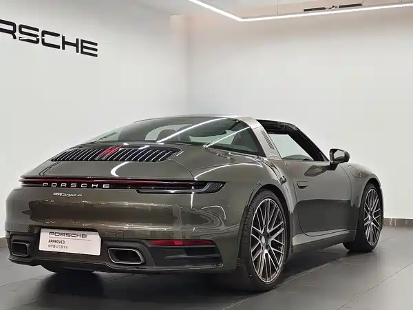 Porsche 911 2023