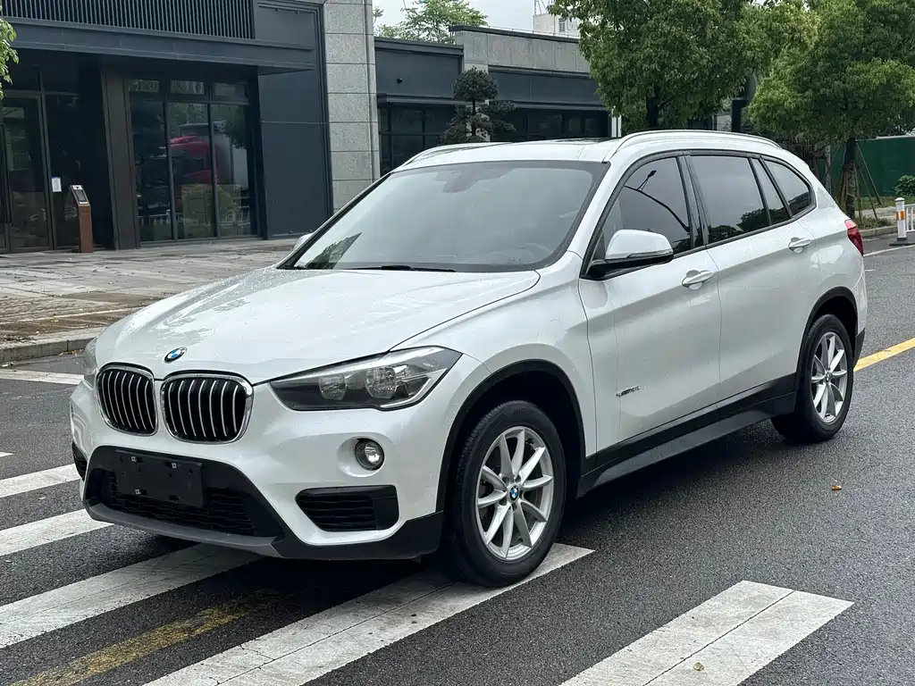 BMW X1 2017 — фото 1