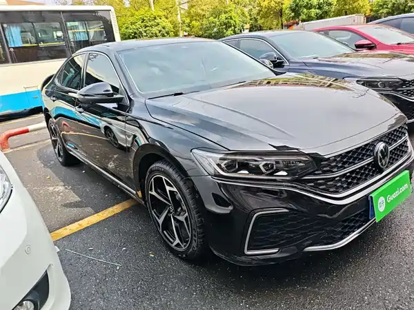 Volkswagen Passat 2025