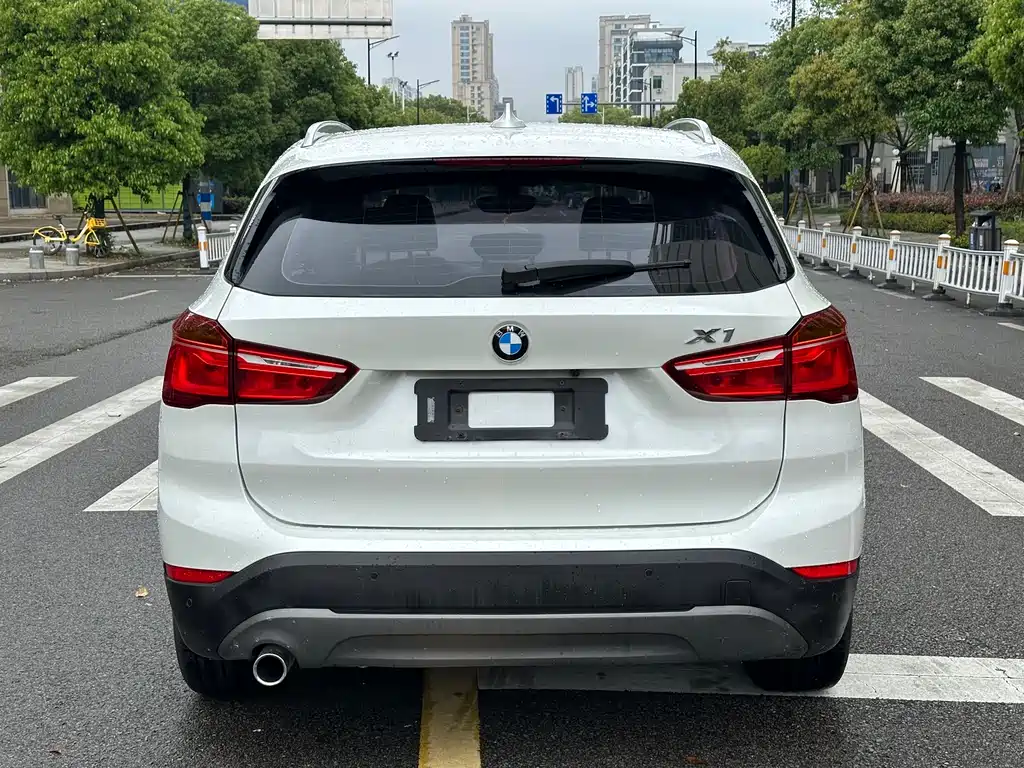 BMW X1 2017 — фото 8