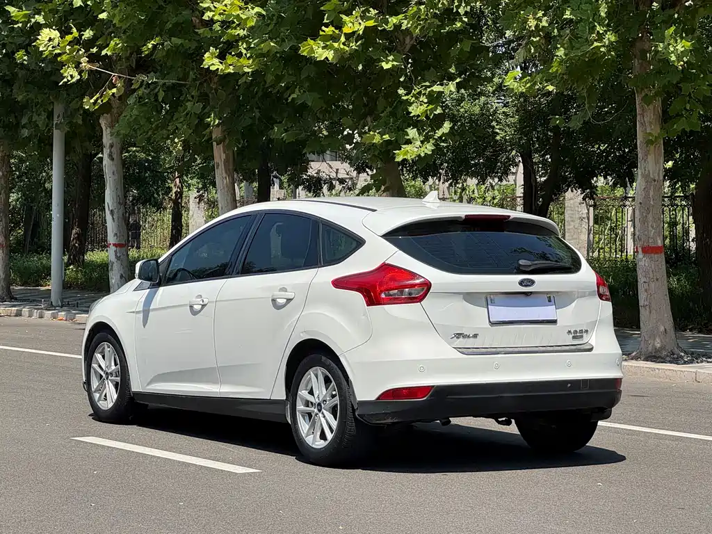 Ford Focus 2018 — фото 4