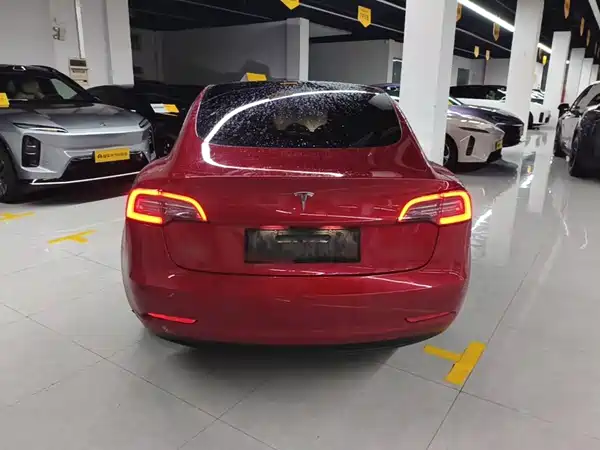 Tesla Model 3 2020
