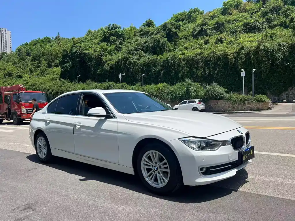 BMW 3 Series 2015 — фото 1