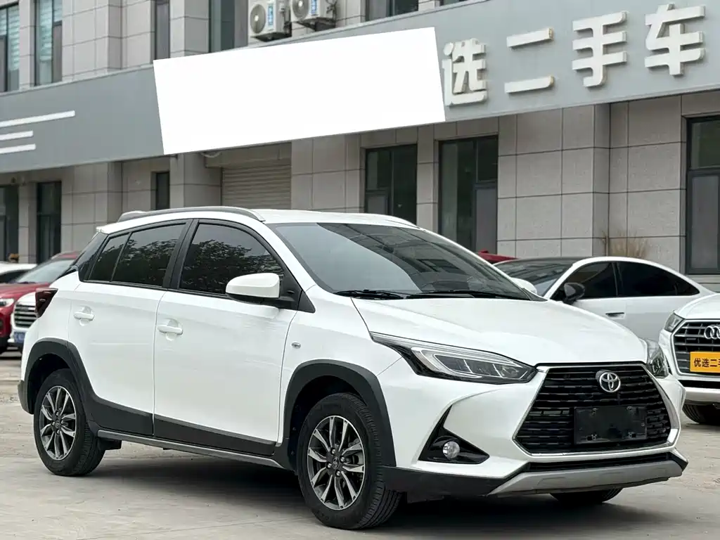 Toyota Yaris L 2022 — фото 3