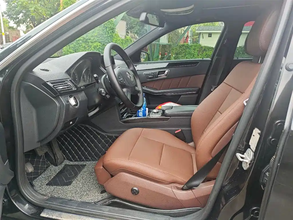 Mercedes-Benz E-Class 2011