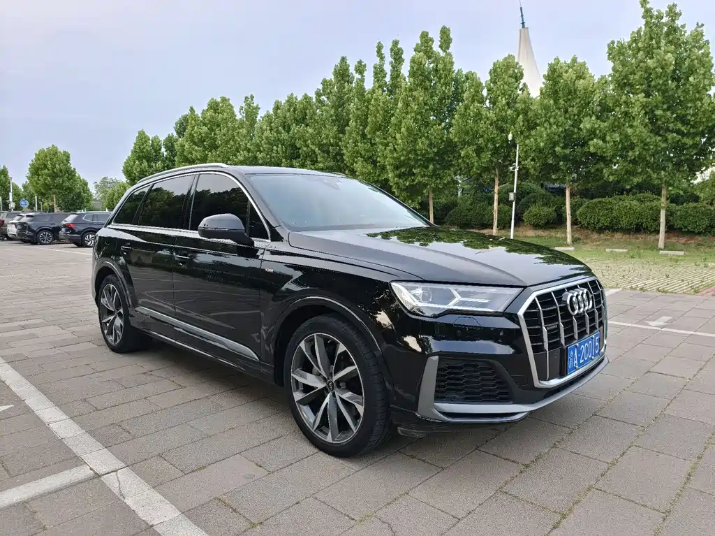 Audi Q7 2023 — фото 8