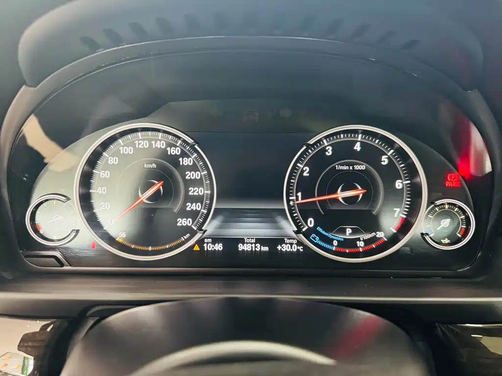 BMW 5 Series 2017 — фото 17