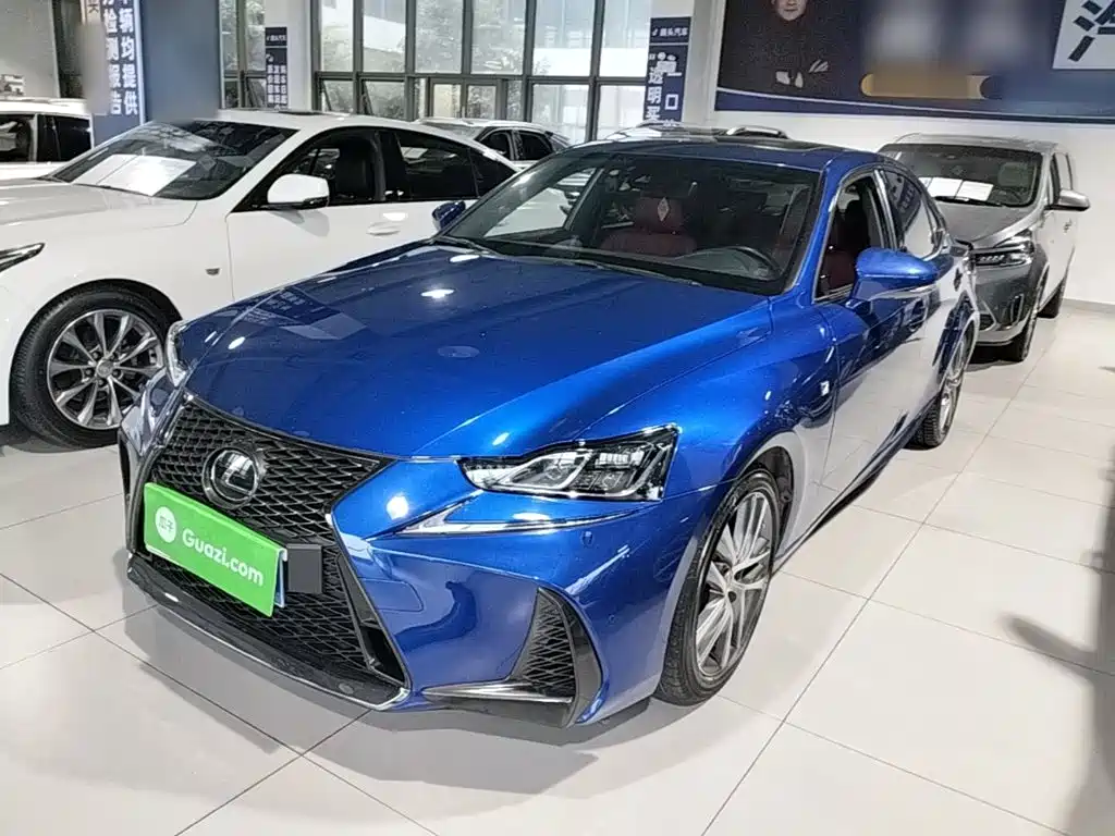 Lexus IS 2018 — фото 2