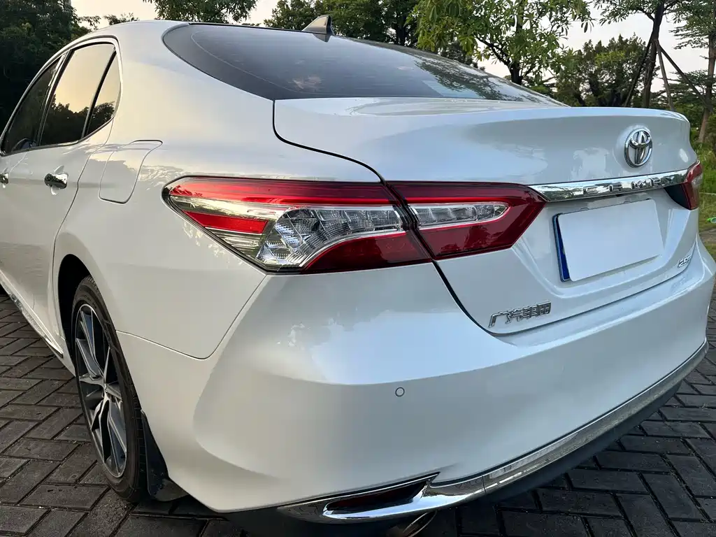 Toyota Camry 2023 — фото 27