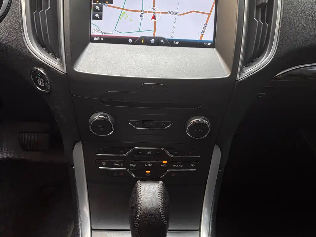 Ford Edge 2016 — фото 10