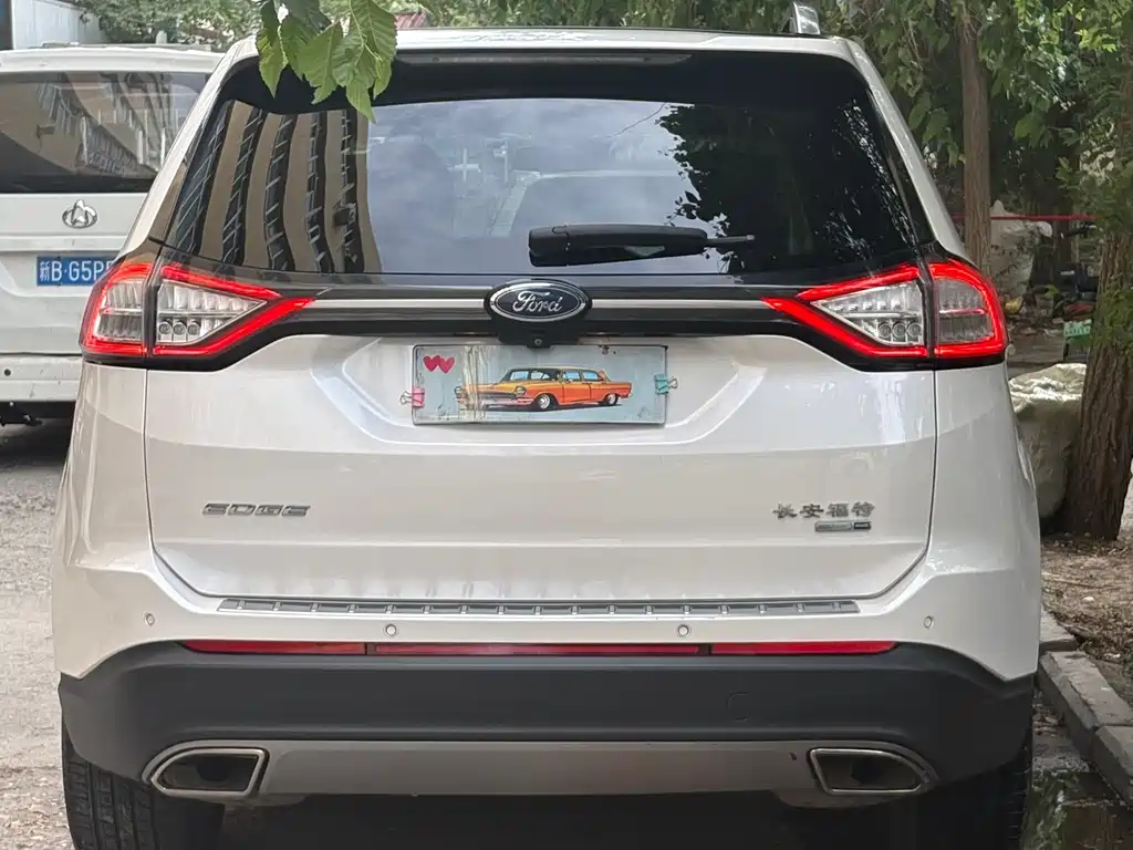 Ford Edge 2016 — фото 14
