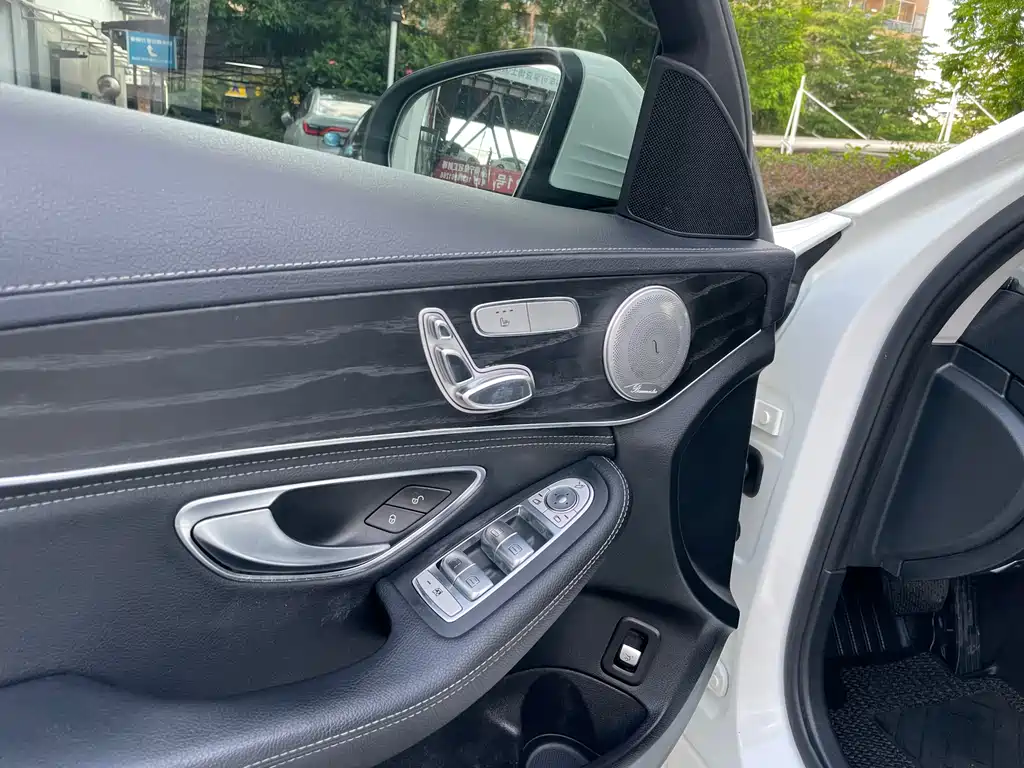 Mercedes-Benz C-Class 2019 — фото 11